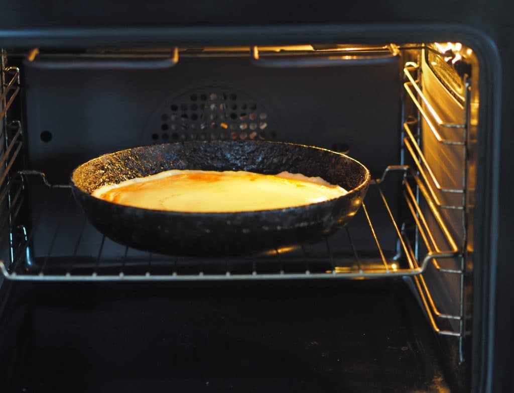 Pfanne im Ofen zum Backen
